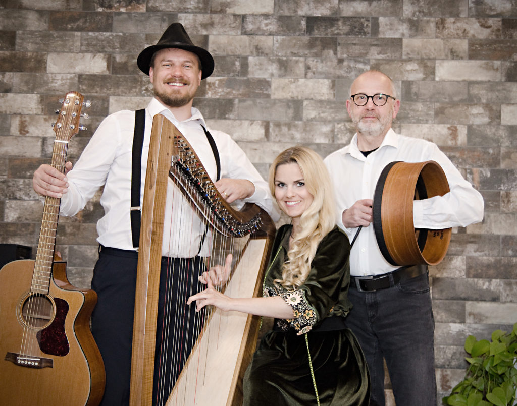 Trio Tempera: Irish Folk mit Marion Hensel (Harfe), Stefan Hensel (Gitarre) und Ernst Reiter (Percussion).